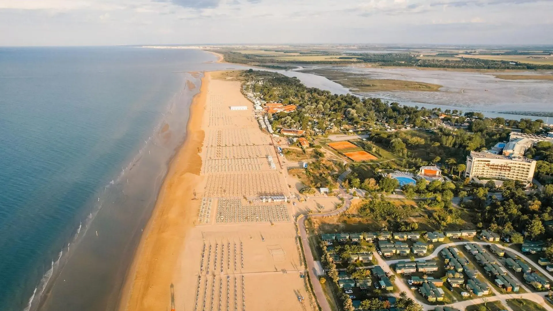 Charming Apartment With Private Garden Bibione